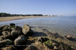 Image du Maroc Professionnelle de  Le site balnéaire de Saidia surnommée « la perle bleue » fait partie des plus longues plages du royaume, avec ses 14 kilomètres caractérisée par son sable fin et doré, ainsi que son climat méditerranéen, Lundi 15 Janvier 2007. (Photo / Abdeljalil Bounhar)

 